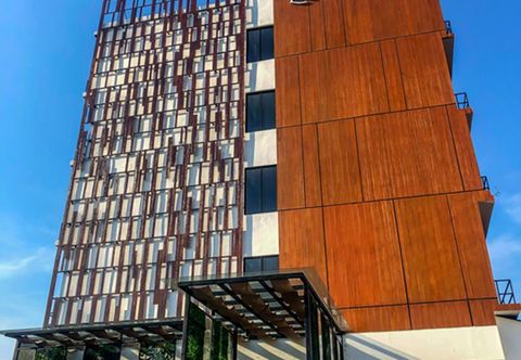 Exterior Lynn Hotel Mojokerto