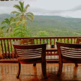 Bedroom 1 Puri Sunny Guest House, Pos Sar Buleleng Hotels