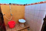 Toilet Kamar Sari Homestay