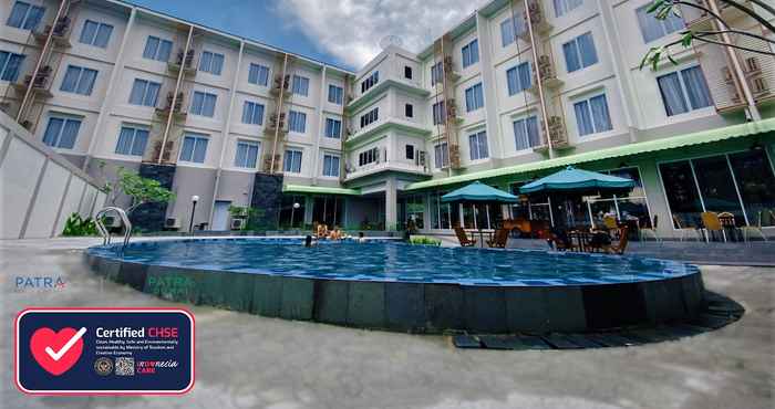 Swimming Pool Patra Dumai Hotel