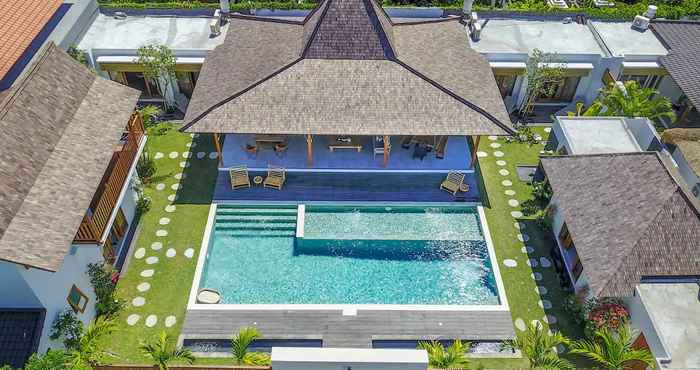 Kolam Renang Villa Hana