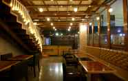 Quầy bar, cafe và phòng lounge 6  Altona Hotel