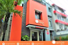 외관 Orange Inn Hotel