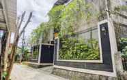 Exterior 3 SPOT ON 90146 Sugianto Guesthouse Syariah