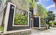 Bangunan 4 SPOT ON 90146 Sugianto Guesthouse Syariah