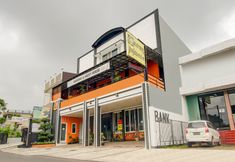Bangunan 3 Super OYO 90151 Guest House 180