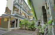 Exterior 4 OYO 90155 Landuh Merta Residence