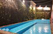 สระว่ายน้ำ 3 Lereng Bromo Hotel