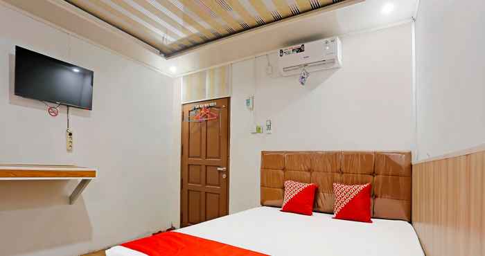 Kamar Tidur OYO 90136 Hotel Bone Indah