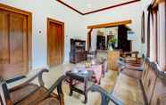 Lobi 7 OYO 90138 Dear Darlin Villa - Family Stay