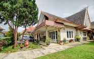 Luar Bangunan 2 OYO 90138 Dear Darlin Villa - Family Stay