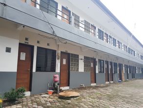 Exterior 4 OYO 90137 Alun Alun Homestay