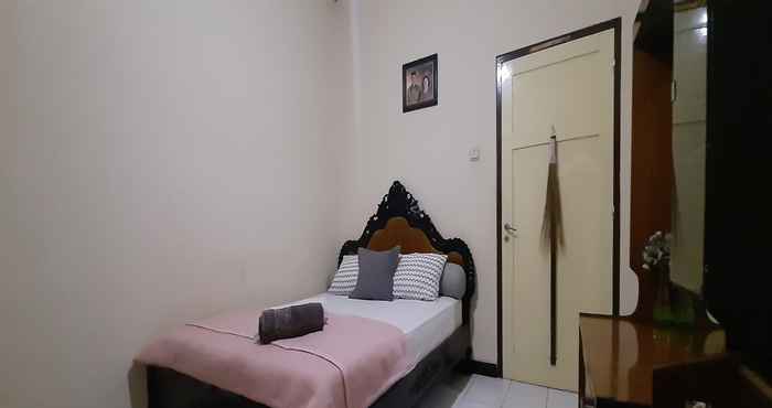 Kamar Tidur OYO 90142 Sripit Heritage Syariah