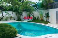 Swimming Pool Villa Coconut Bali