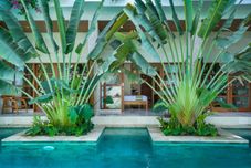 ภายนอกอาคาร Maha Lokha Balangan