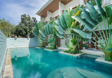 Swimming Pool Maha Lokha Balangan