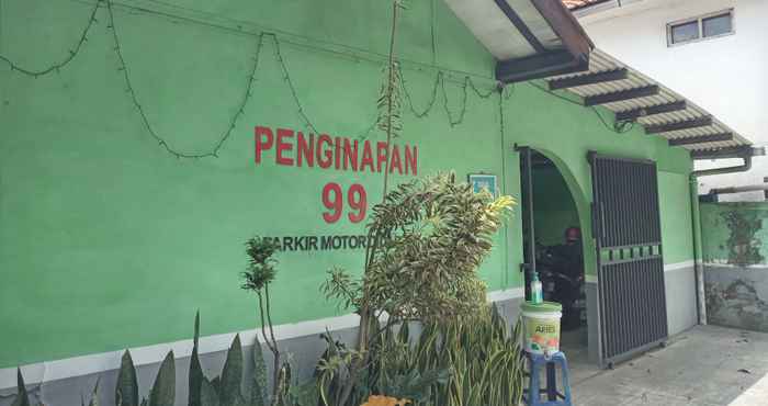 Exterior Penginapan 99