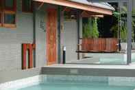 Swimming Pool RealRare Phetchaburi Outing Villas