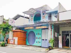 Luar Bangunan 4 OYO 90179 Sybilla Cafe & Homestay