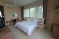 Bedroom Capital O 90192 Hotel Pcp Trawas