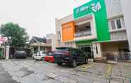 Exterior 2 Super OYO 90193 D'waru Homestay Syariah