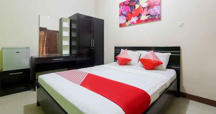 Kamar Tidur Super OYO 90193 D'waru Homestay Syariah