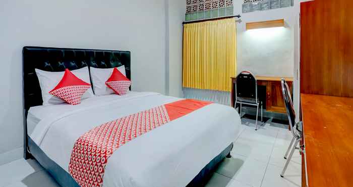 Kamar Tidur Hotel Satria Syariah