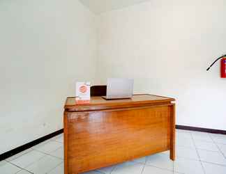 Lobby 2 SPOT ON 90200 Pondok Sabaraya Cileunyi Syariah