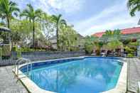 สระว่ายน้ำ OYO 90201 Hotel Bina Artha