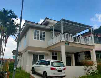 Exterior 2 Villa Sabrina Kota Bunga N2-17