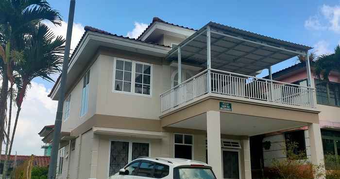 Exterior Villa Sabrina Kota Bunga N2-17