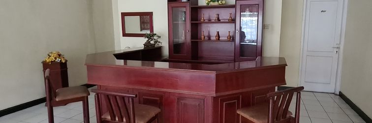 Lobby OYO 90203 Dzawani Guest House