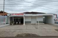 Exterior OYO 90208 Iji Homestay Syariah