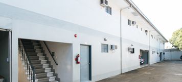 Bangunan 2 RedDoorz near SM Calamba