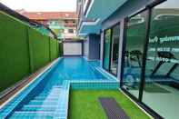 Kolam Renang Good Town Villa Hotel Phuket