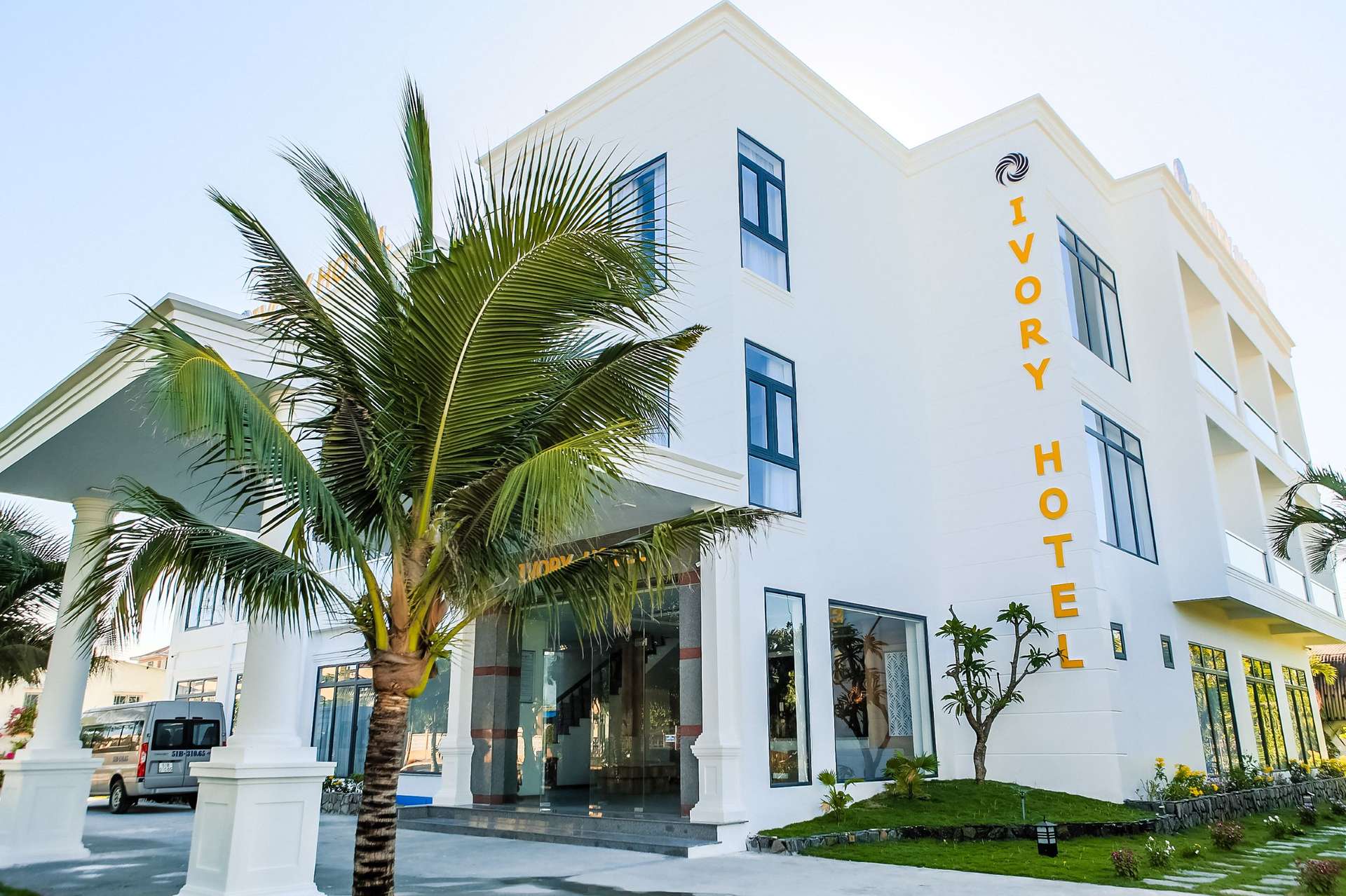 Ivory Phu Yen Hotel - Khách sạn 3 sao Phú Yên