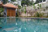 Swimming Pool Joglo Amirta Resort