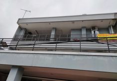 外部的 6 OYO 90251 Makaliwe Residence