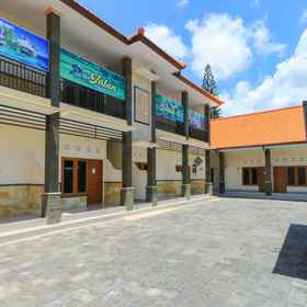 Pondok Wisata Intan Indah 2 1, SMK Negeri 1 Sukawatiホテル