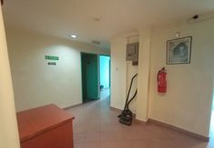 Lobby 2 Centre Inn by CV