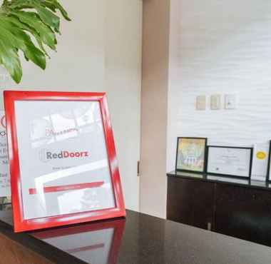 Lobby 2 RedDoorz Premium @ Cupang Muntinlupa 