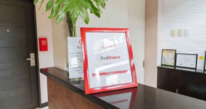 ภายนอกอาคาร RedDoorz Premium @ Cupang Muntinlupa 