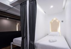 Kamar Tidur 4 Chedee Hostel Chiang Mai