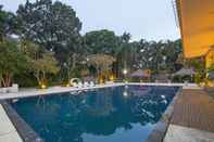 Swimming Pool Grand Arjuna Hotel