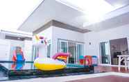 Kolam Renang 3 U pool villa Huahin