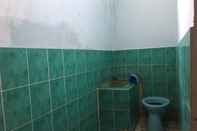 Toilet Kamar Hotel Widodo 3