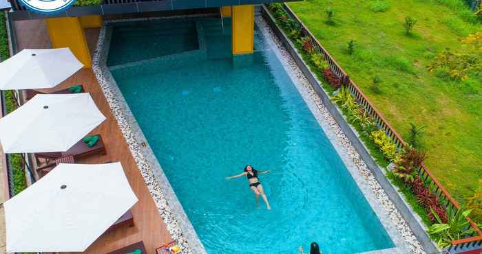 Kolam Renang Le Resort and Villas 