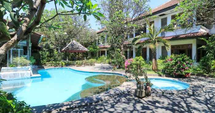 Swimming Pool Sari Bali Resort