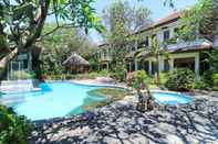 Swimming Pool Sari Bali Resort