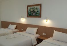 Bedroom 5 Guest House Simalem